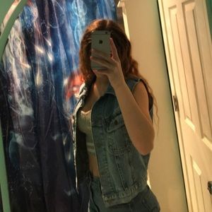 Vintage no sleeve jean jacket